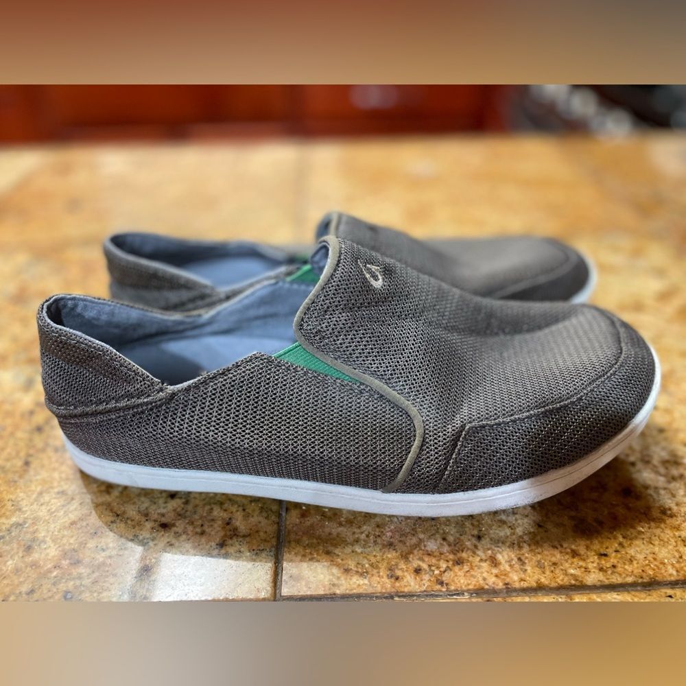 OluKai Mens Size 9 1/2 Dark Gray Nohea Mesh Shoes